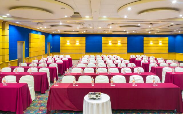 Holiday Inn Monterrey - Parque Fundidora by IHG