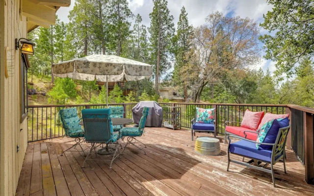 Serene Groveland Cabin Rental Near Yosemite!
