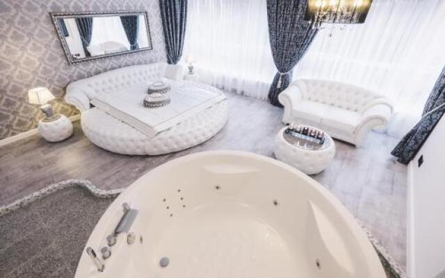 Supreme Jacuzzi Apartment