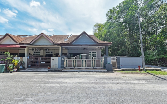 OYO Home 90582 Dz Homestay Bukit Ubi