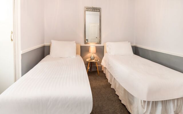 Hardwicke Arms Hotel