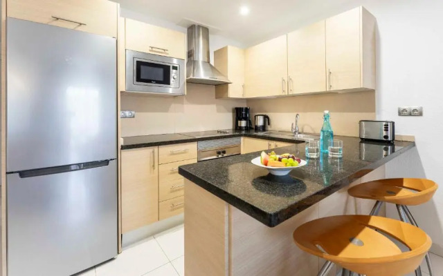 Ona Hollywood Mirage