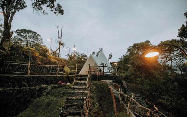 Alam Caldera Camp & Resto