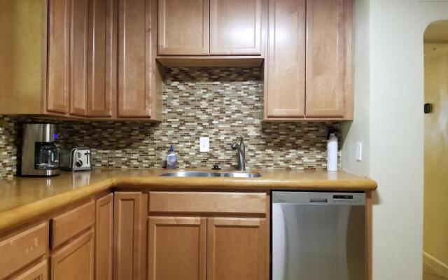 Quiet Desert Oasis off Swan Rd