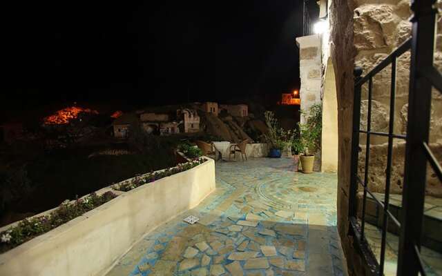 Blue Valley Cave Hotel