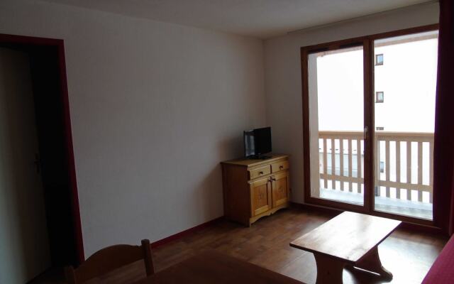 Lou Services Apartment CB63 LSI 001