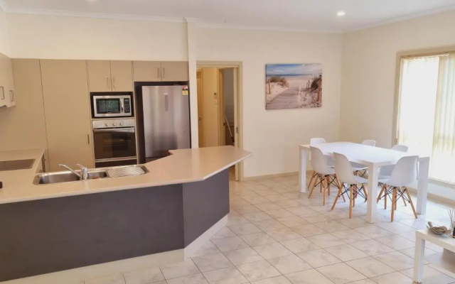 Victor Central Cottage Perfect Location – Guest Rooms – Victor Harbor