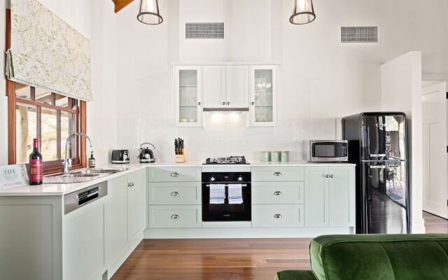 Grandview Accommodation - Hideaway Huts