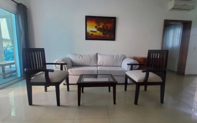 2 Minute Walk to Beach 1bdrm Condo with Pool