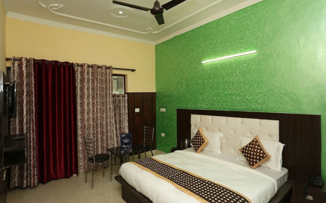 OYO 11556 Om Guest House Residency