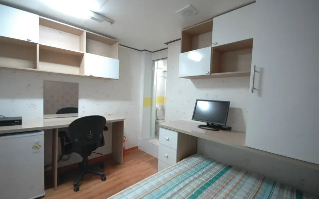 Simple House Apgujeong