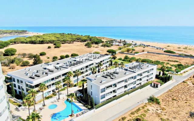 Cavalo Preto Luxury Beach Apartment by Golden Zenith