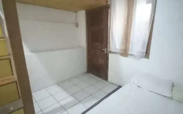 SPOT ON 93964 Guest House Pak Gatot 3
