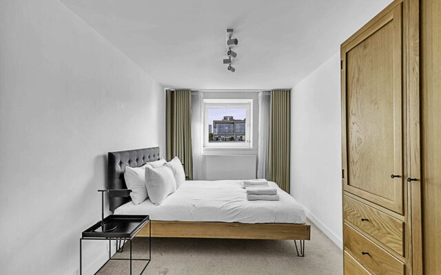 City Relay Radiant Chelsea Flat With City View