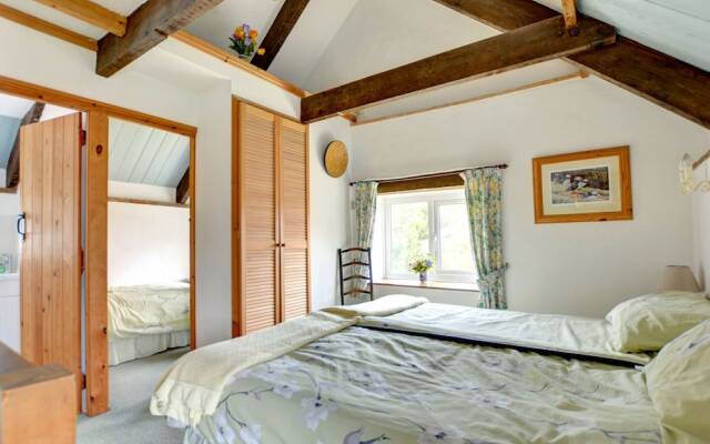 Quaint Holiday Home in Whitland With Garden