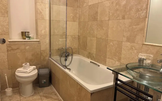 Premium 2Pax Apartment with Kitchen