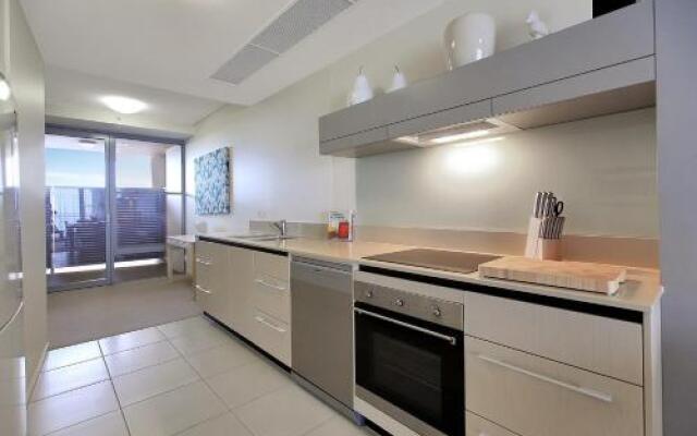 Monaco Unit 905, 12 Otranto St