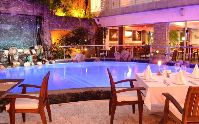 Hotel Rio Malecon