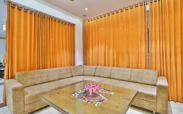 Oyo 37230 Yashraj Hotel