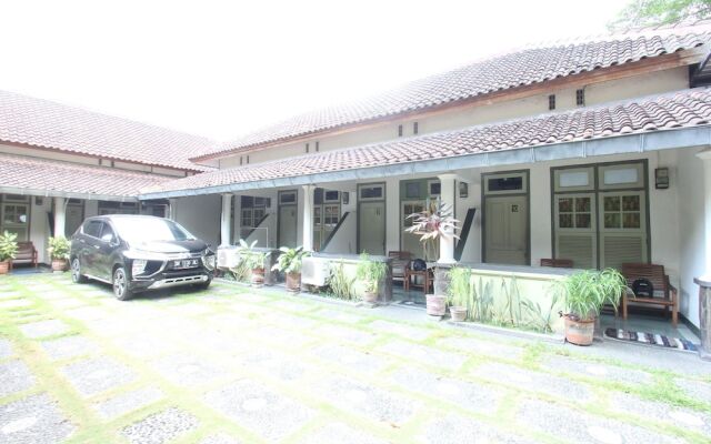OYO Life 93247 Pondok Pariwisata