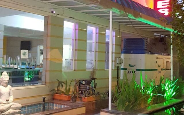 Maple Suites Serviced Apartments