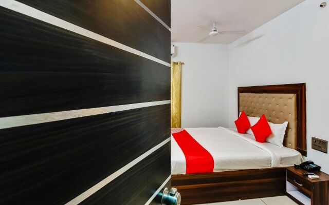 OYO 29131 Hotel MN Grand