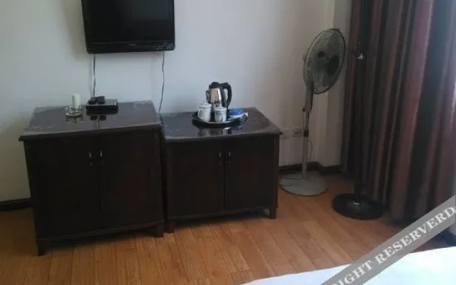 Yuxi Liupin Express Hotel