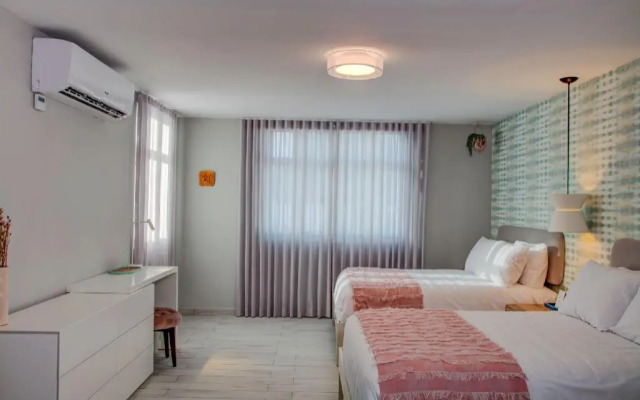 Oceana Hostal Playero