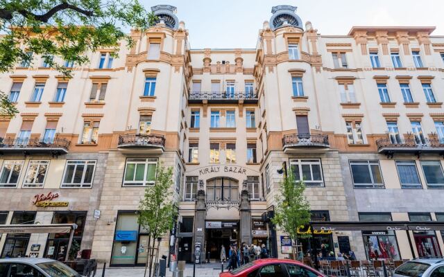 Dandy Deluxe Apartments