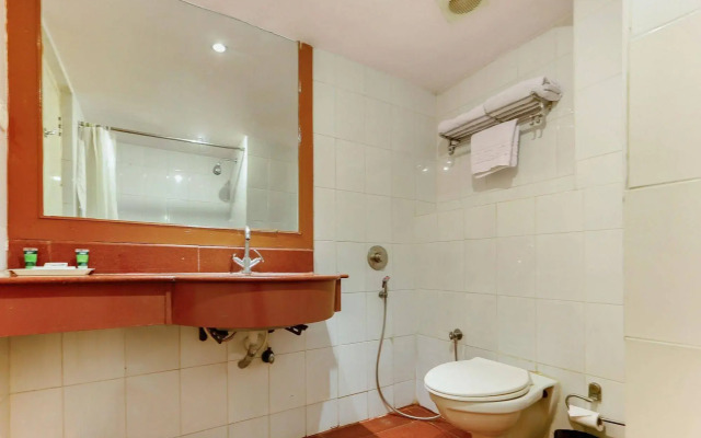 Zo Rooms Lakdi Ka Pool