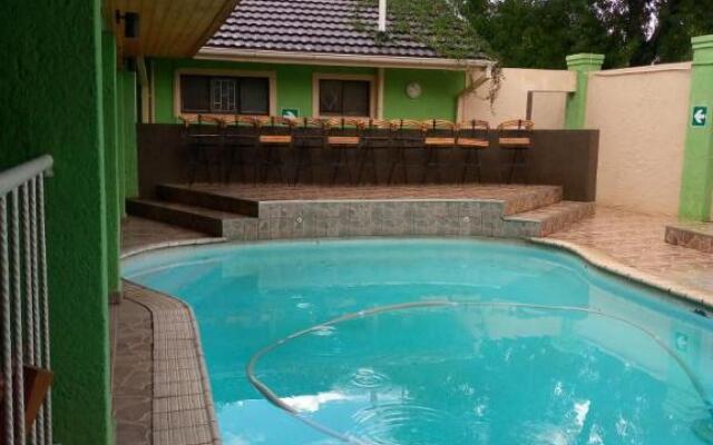 Lewatle guest lodge