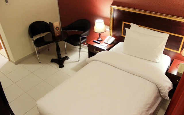 Montreal Naif Hotel