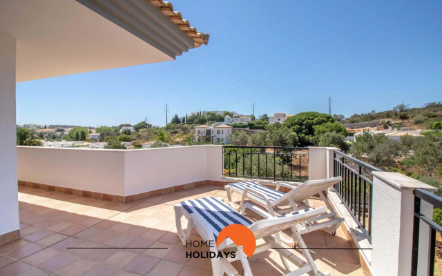 #102 Clube Albufeira villa with private pool & garden