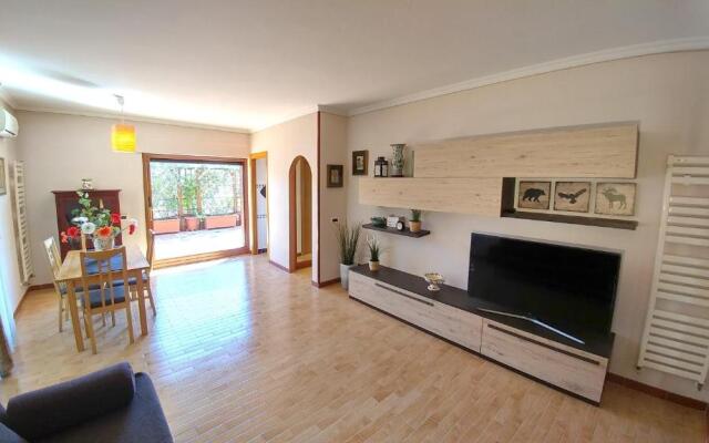 Terrace22 - Delizioso Attico Ben Collegato, 4 Persone