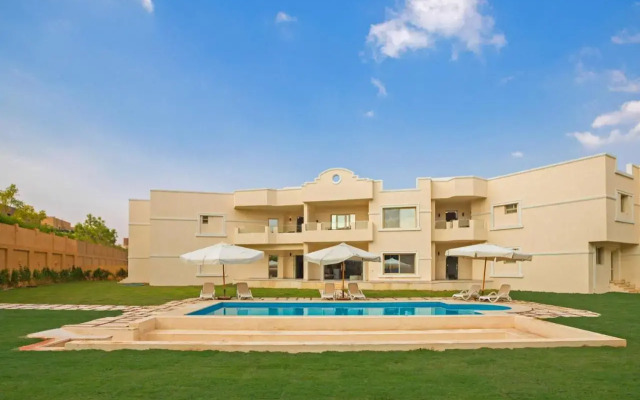 Seven Stays Zayed