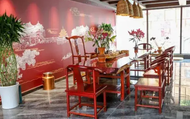 Yueting Hot Spring B&B