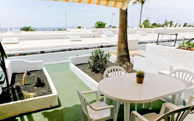 Apartment With 2 Bedrooms in Puerto del Carmen, With Wonderful sea Vie