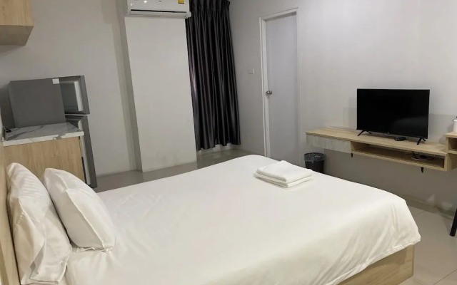 Baan Mae Suvarnabhumi Airport