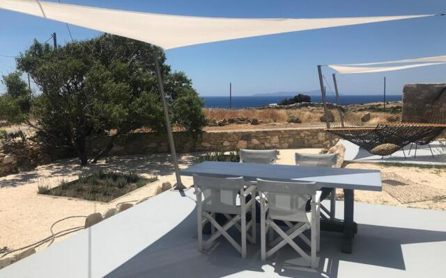 The Hedonist Square cycladic house with sea view