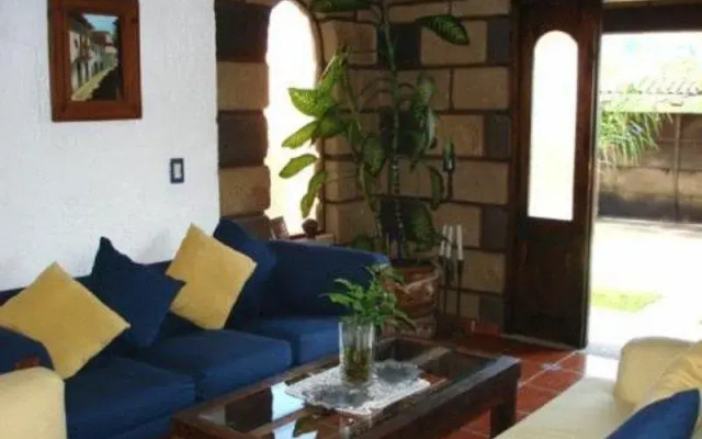 Casa Amarilla