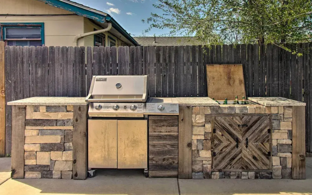 Patio, Grill & Yard: Cozy Denver Abode!