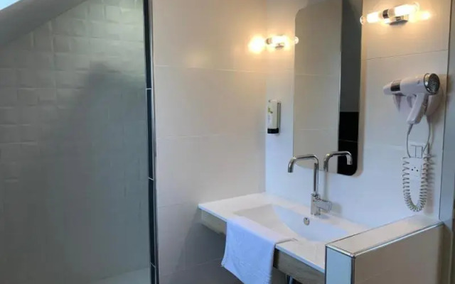 Logis Hotel Etchemaite