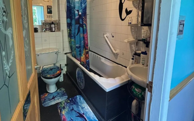 Swallow Fields Cozy House in Liverpool