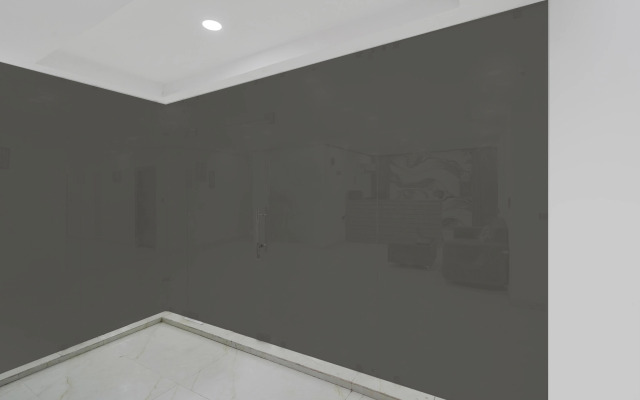 Hotel O Sector 18 Metro station