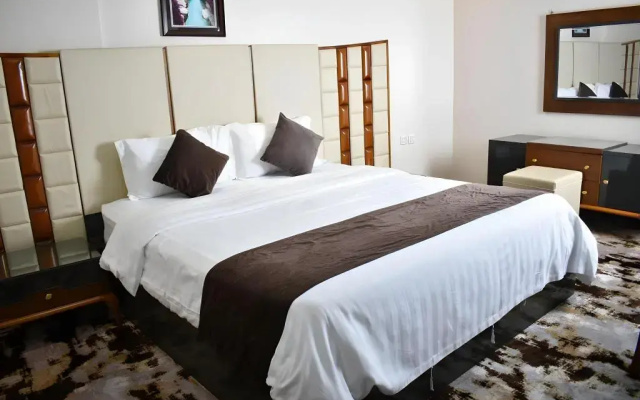 Diva Hotel Suites