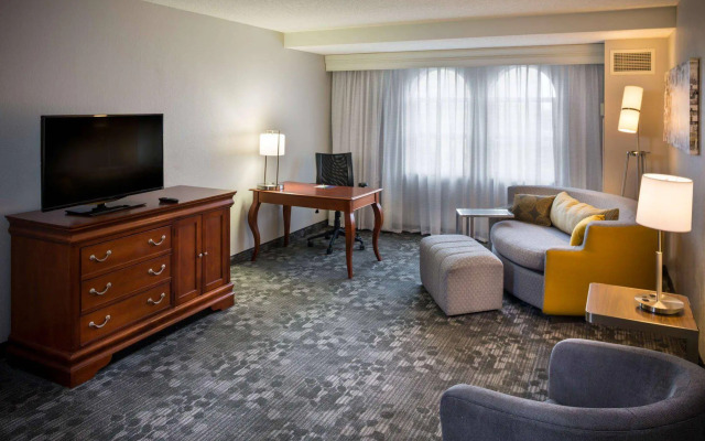 Courtyard by Marriott Norfolk Downtown