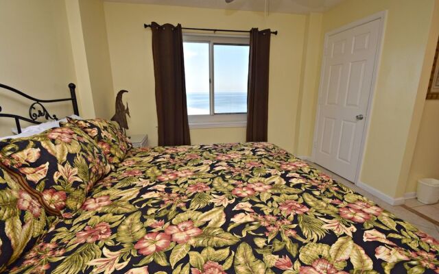 Tradewinds 801 by RedAwning