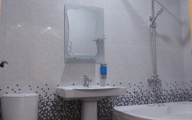 Отель Anis-Pari