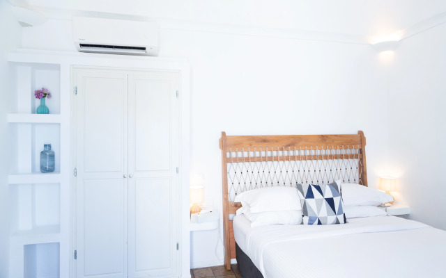 Pantelia Suites