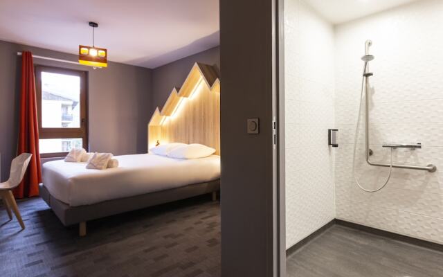 Hotel Base Camp Lodge